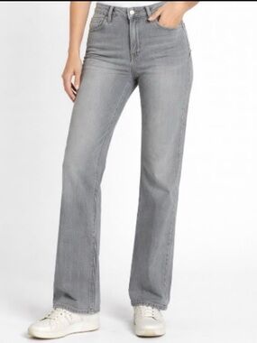 L.L.Bean women’s Classic Fit Straight Leg Gray Color High Rise Size 18